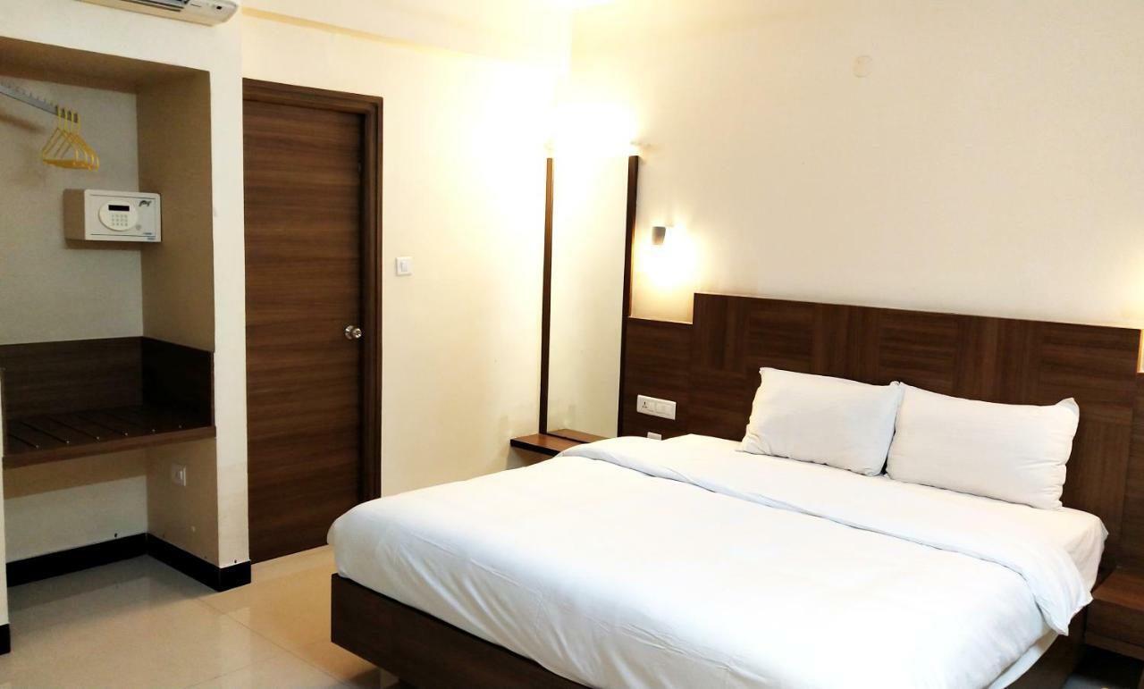 Hotel The Pioneer Višákhapatnam Exteriér fotografie